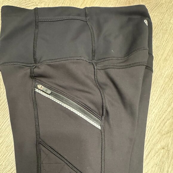 Lululemon leggings with 2 side pockets - size 4 - Picture 6 of 8